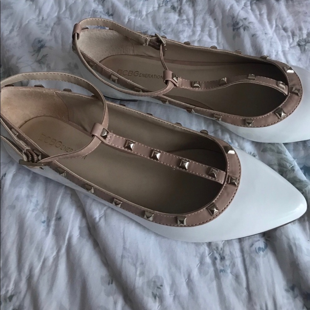 Flats - Picture 2 of 3
